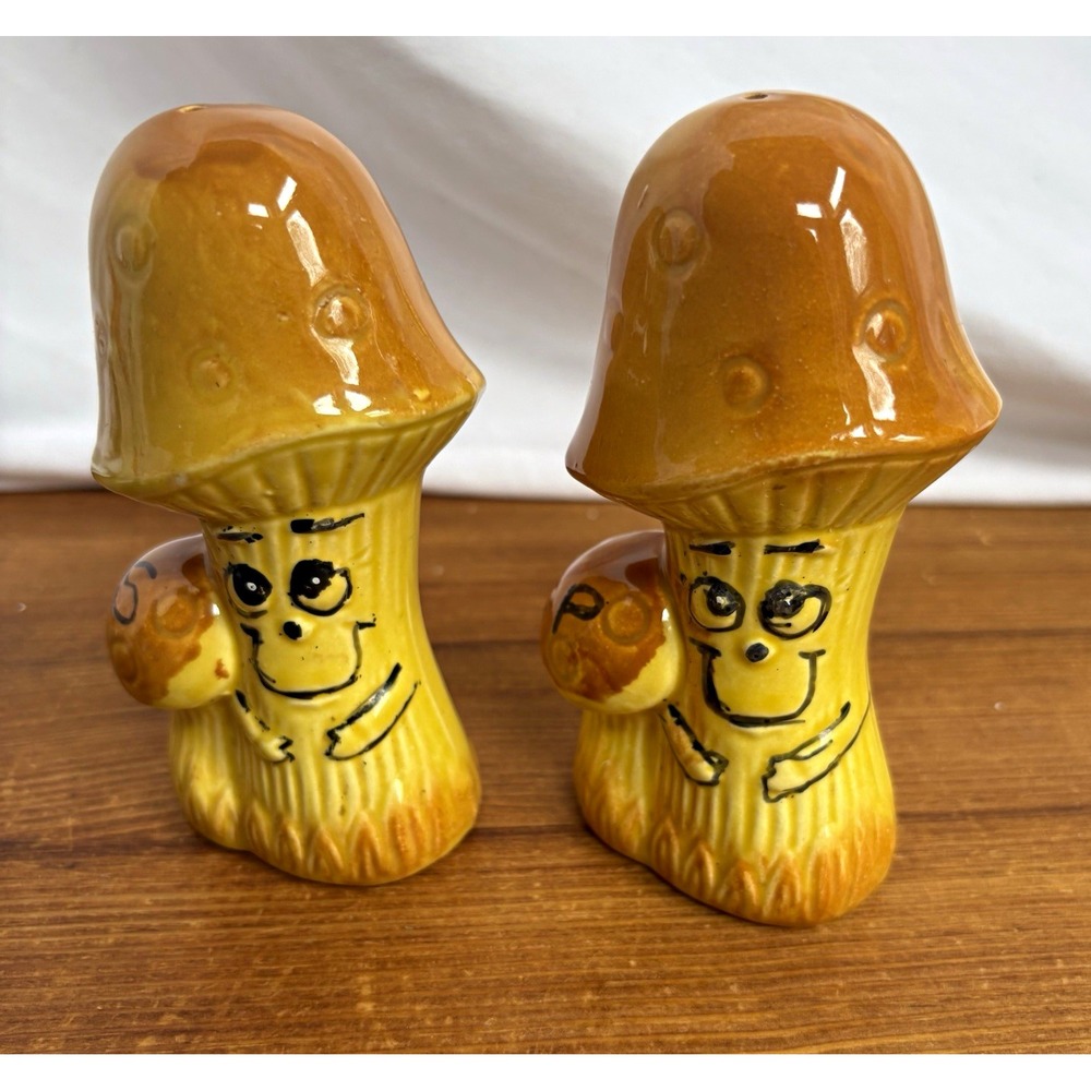 Vintage Anthropomorphic Mushroom Salt and Pepper Shakers 5" Yellow Brown Japan